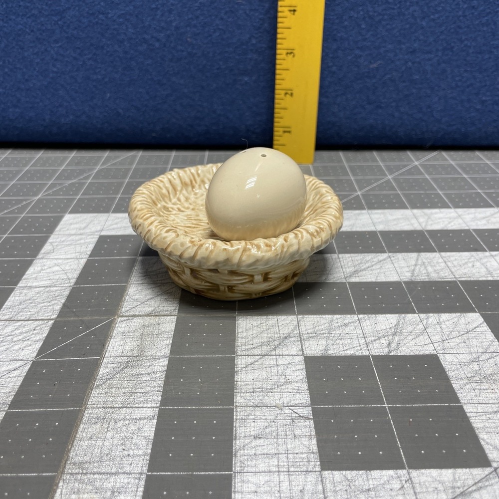 Sakura Egg in Nest Ceramic Salt Or Pepper Shaker 2 Pieces Replacement Pieces